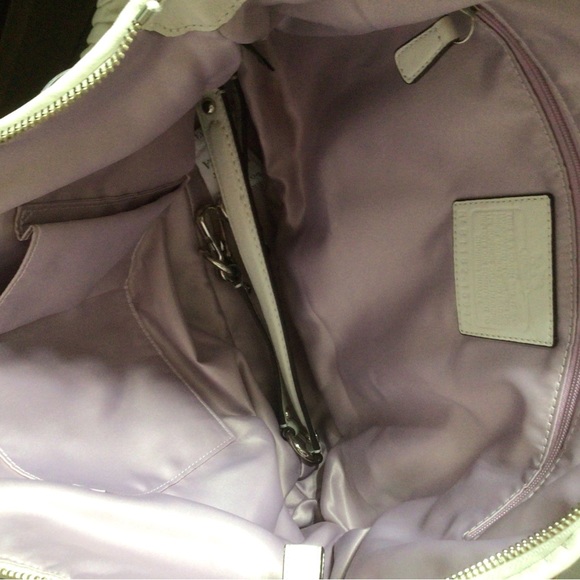 Ivory Coach Leather Tote Handbag - Picture 6 of 16